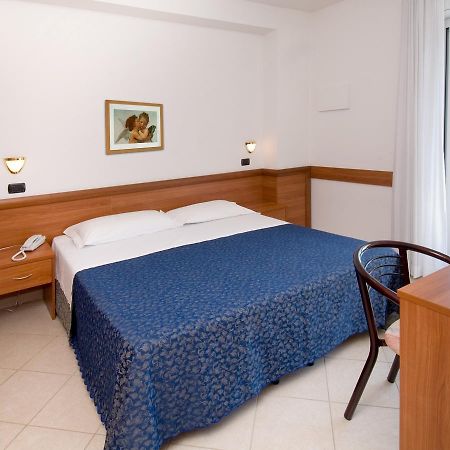 Residence Clipper Giulianova Eksteriør billede