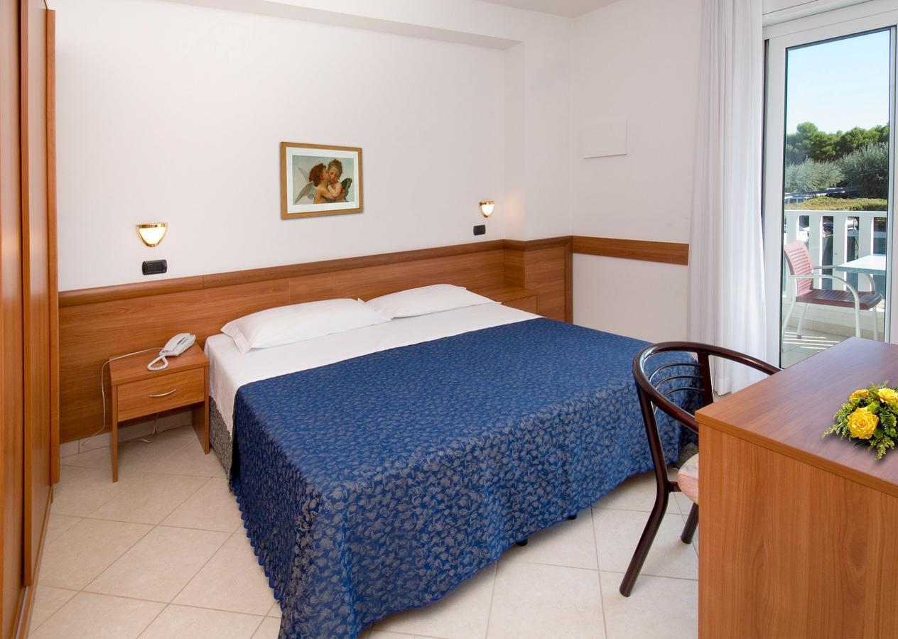 Residence Clipper Giulianova Eksteriør billede